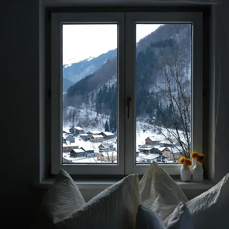 Haus Hirschlitten Apartmán Mellau